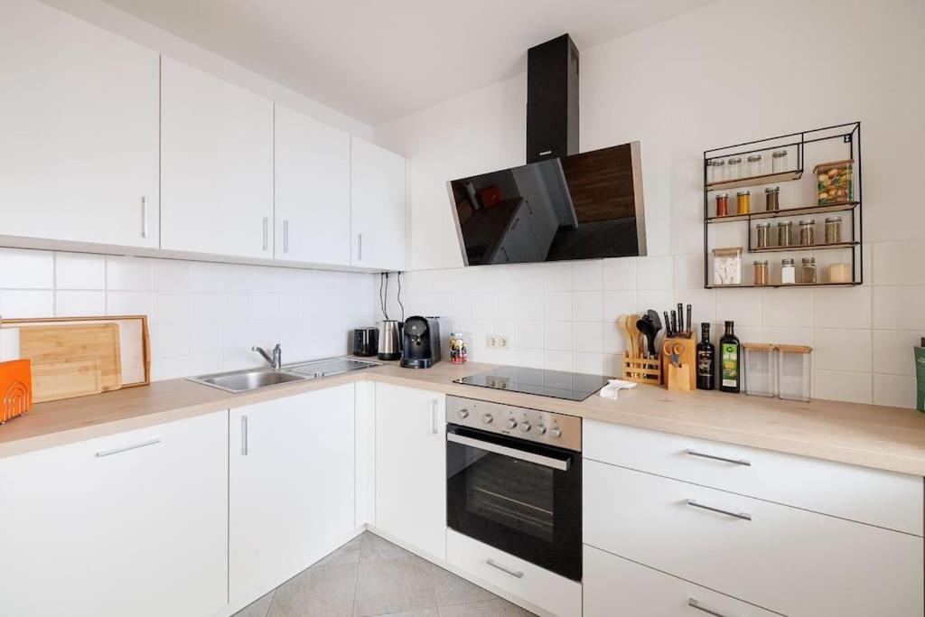 New! Cozy & Lovely Home In The 3Rd District Вена Экстерьер фото