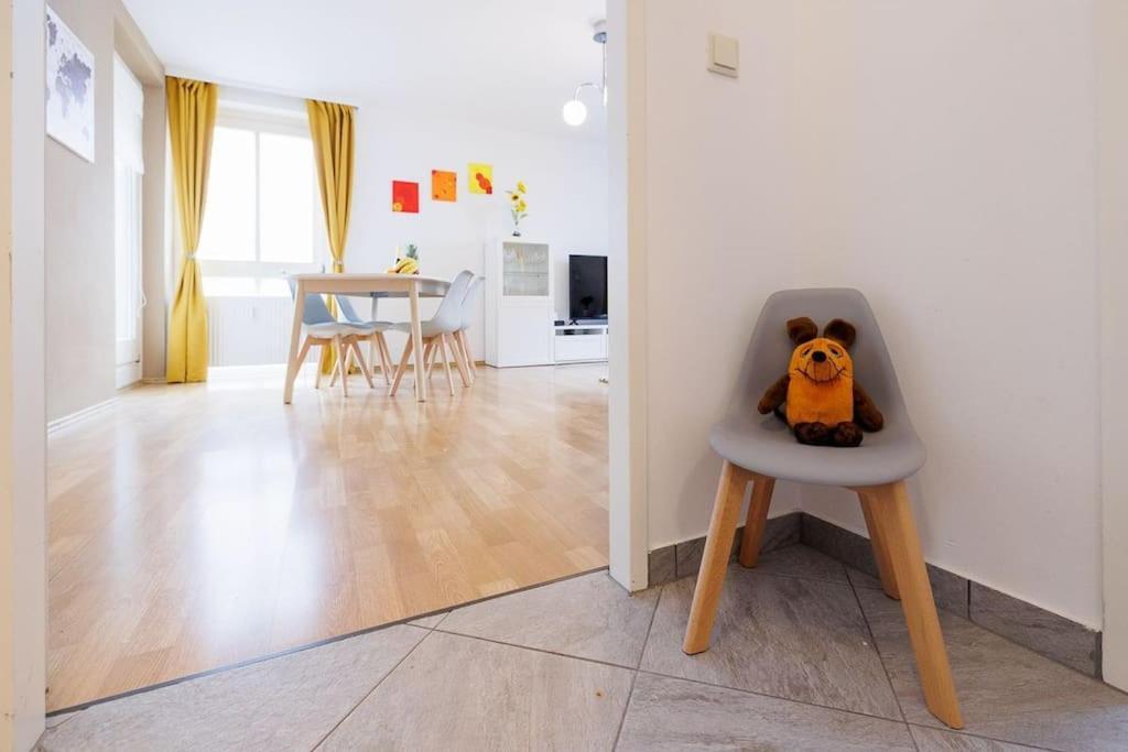 New! Cozy & Lovely Home In The 3Rd District Вена Экстерьер фото
