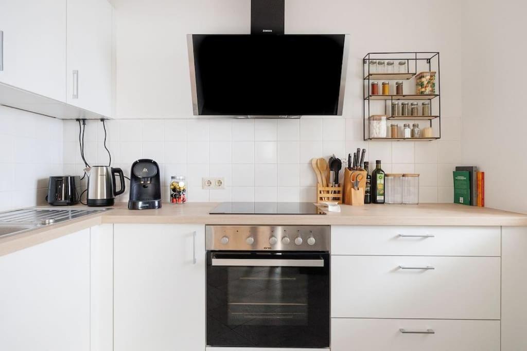 New! Cozy & Lovely Home In The 3Rd District Вена Экстерьер фото